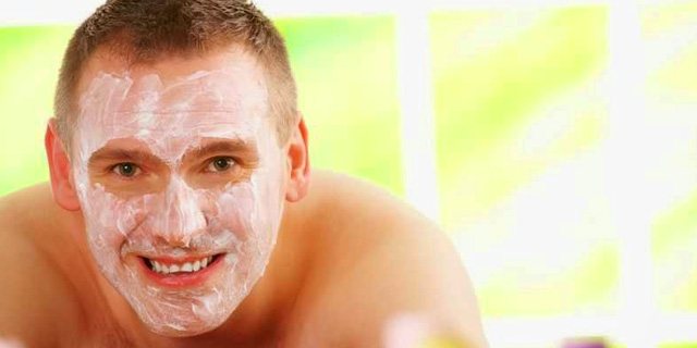 Как мужчине сохранить молодость лица: увлажняющий крем для ухода за кожей